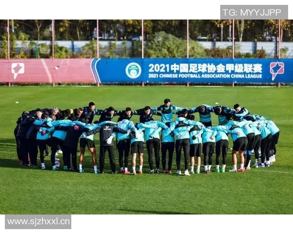 武汉足球队在总决赛中以75分稳居积分榜首位,展现强劲实力 武汉足球队在总决赛中以75分稳居积分榜首位,展现强劲实力