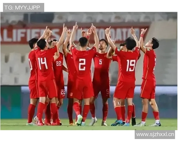 上海足球队战术变革引发热议球迷与专家共同探讨未来发展方向 上海足球队战术变革引发热议球迷与专家共同探讨未来发展方向