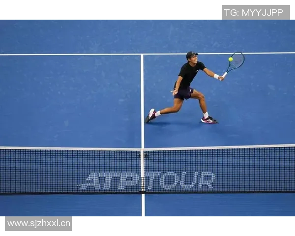 聚焦网球：探讨上海网球队在战术灵活性与适应性方面的成功经验