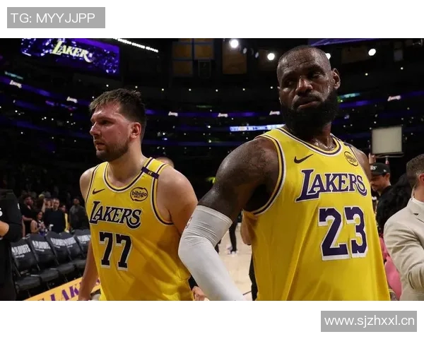 湖人队与马刺队激战正酣谁将赢得这场篮球盛宴的胜利 湖人队与马刺队激战正酣谁将赢得这场篮球盛宴的胜利