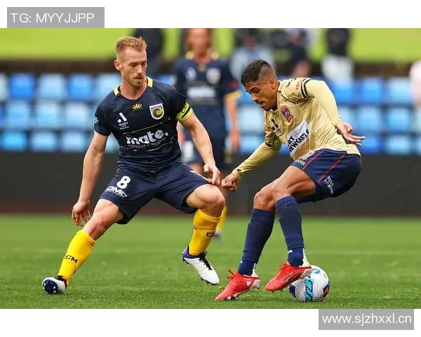 阿德莱德与墨尔本的精彩对决揭示了澳超联赛的激烈竞争与魅力 阿德莱德与墨尔本的精彩对决揭示了澳超联赛的激烈竞争与魅力