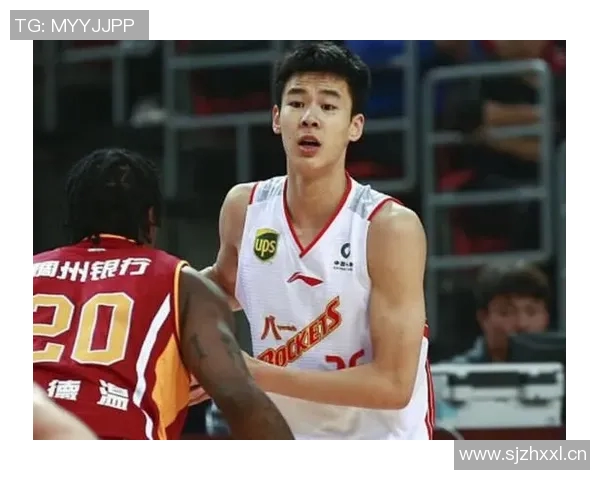 郭昊文的篮球之路：从青涩少年到职业球员的成长故事与挑战