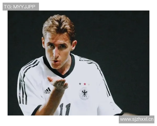 克罗斯在球场上的传奇之路与足球世界的影响力分析 克罗斯在球场上的传奇之路与足球世界的影响力分析